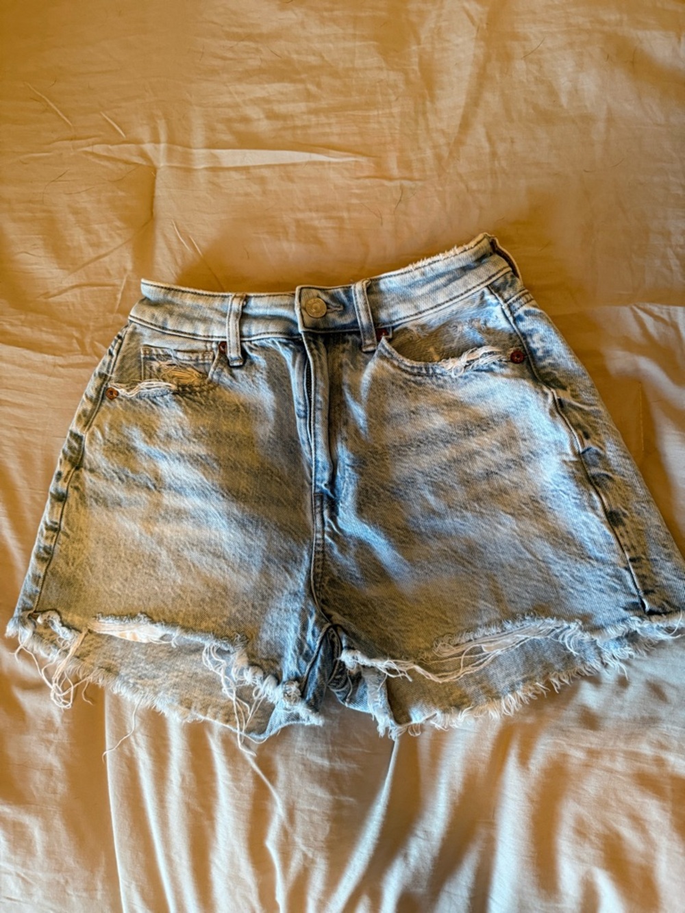 American Eagle High-Rise Distressed Denim Shorts - Light Blue 00